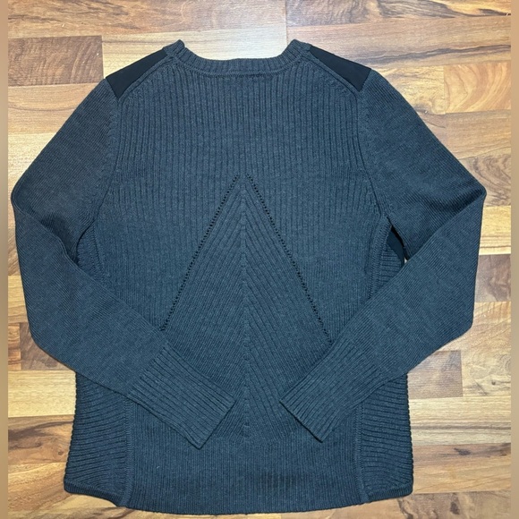 Athleta Empire Falls Sweater Quilted Gray Black Merino Fine Wool Blend Size Med - Picture 2 of 6